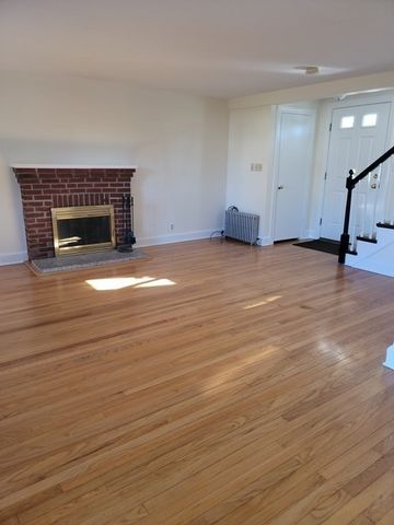 159 Cross St 159, Winchester, MA 01890