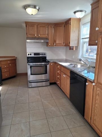 159 Cross St 159, Winchester, MA 01890