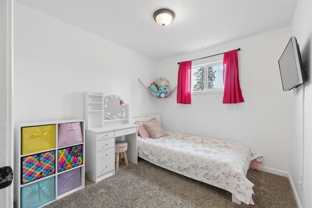 1227 W Rosewood Ct, Spokane, WA 99208