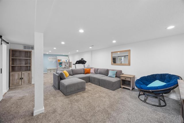 1227 W Rosewood Ct, Spokane, WA 99208