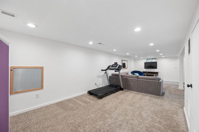 1227 W Rosewood Ct, Spokane, WA 99208