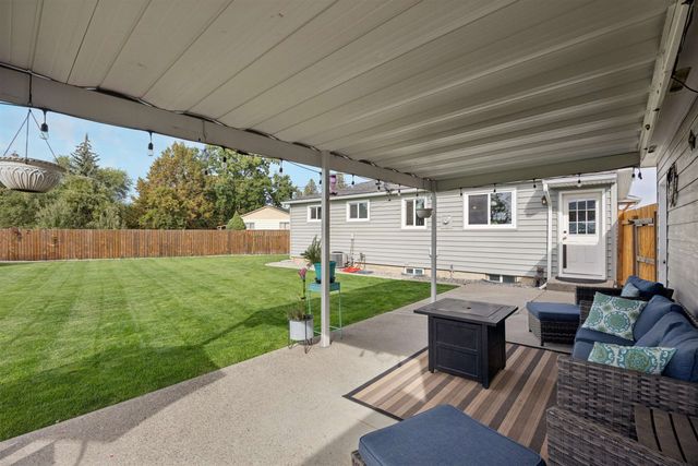 1227 W Rosewood Ct, Spokane, WA 99208