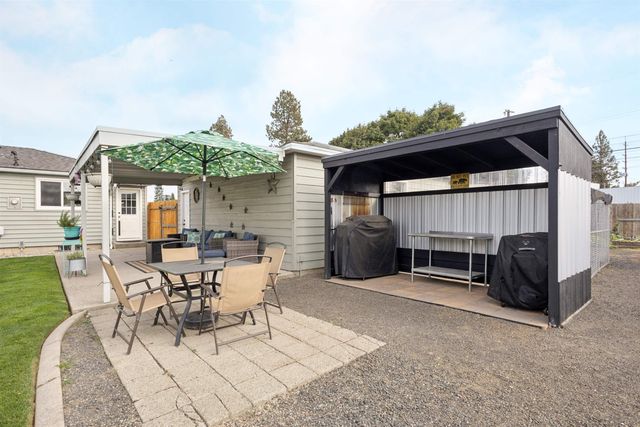 1227 W Rosewood Ct, Spokane, WA 99208