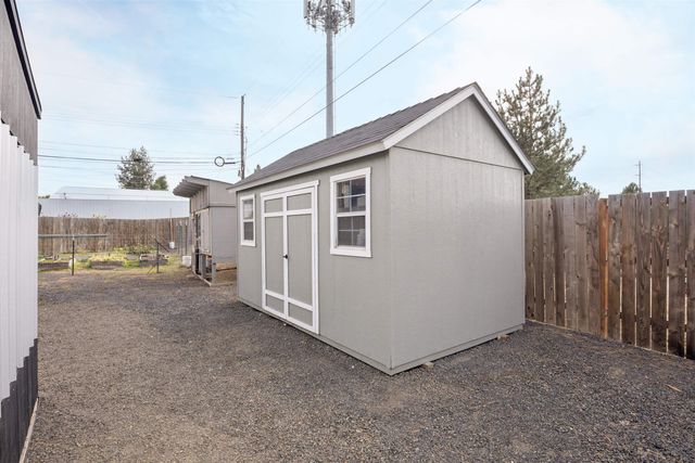 1227 W Rosewood Ct, Spokane, WA 99208