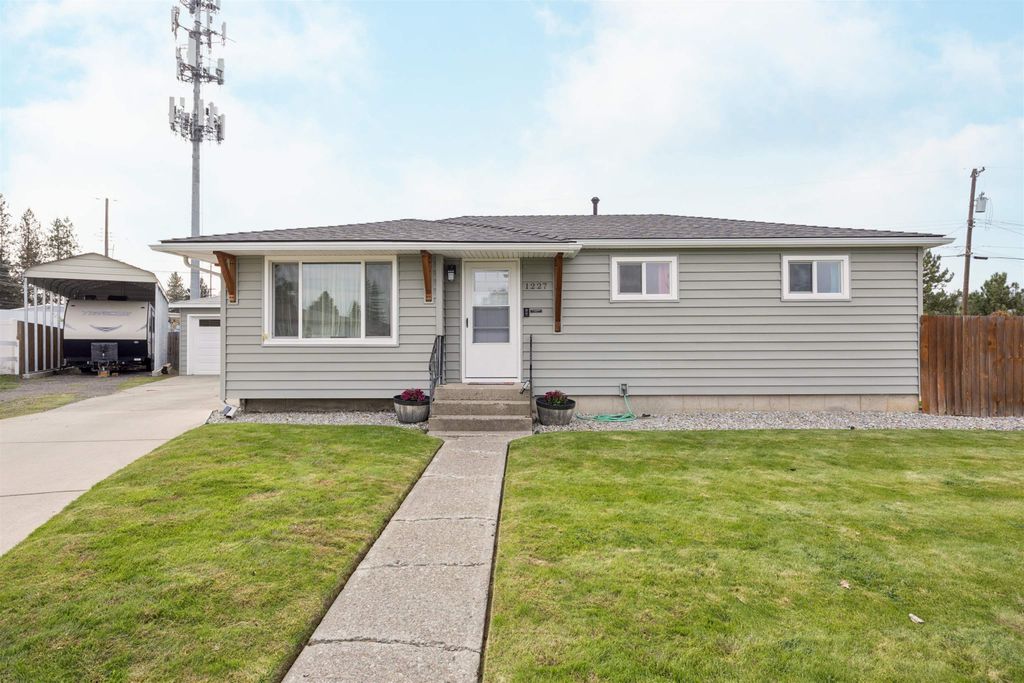 1227 W Rosewood Ct, Spokane, WA 99208