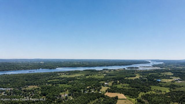 19 Deer Run W, Catskill, NY 12414