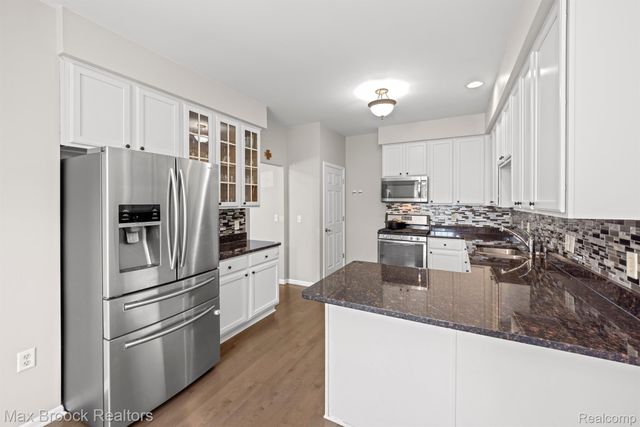29349 DOUGLAS Drive, Novi, MI 48377