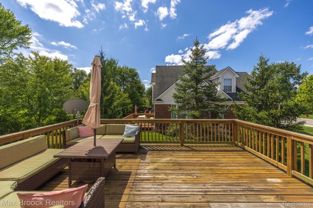 29349 DOUGLAS Drive, Novi, MI 48377