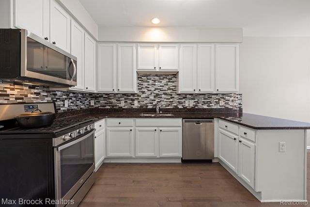 29349 DOUGLAS Drive, Novi, MI 48377