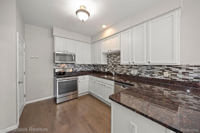 29349 DOUGLAS Drive, Novi, MI 48377