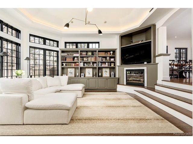 431 Dexter St, Denver, CO 80220