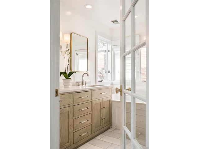431 Dexter St, Denver, CO 80220