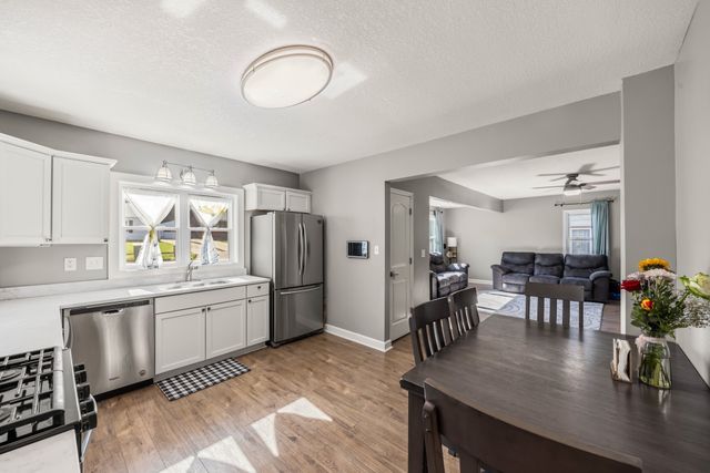 632 12th Street, West Des Moines, IA 50265