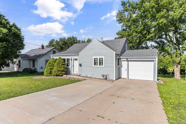 632 12th Street, West Des Moines, IA 50265