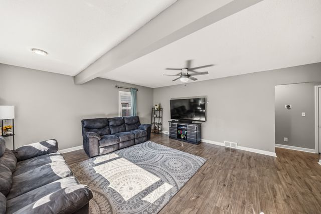 632 12th Street, West Des Moines, IA 50265