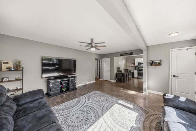632 12th Street, West Des Moines, IA 50265