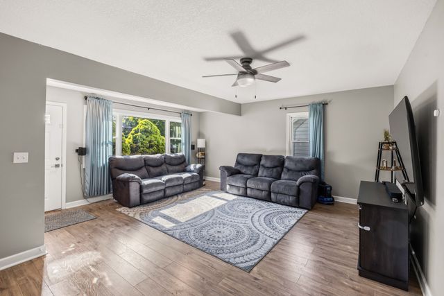 632 12th Street, West Des Moines, IA 50265