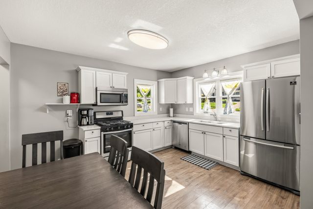 632 12th Street, West Des Moines, IA 50265