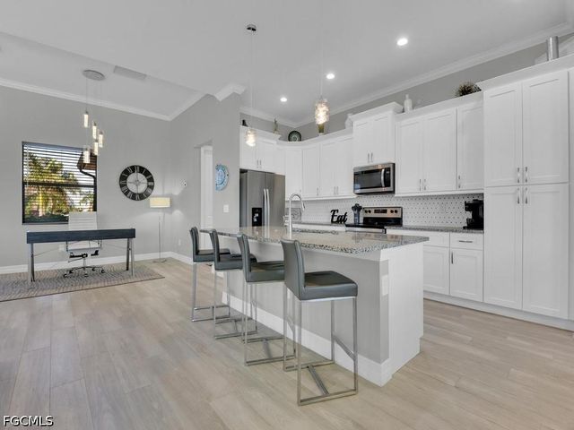 1100 SW 36th TER, Cape Coral, FL 33914