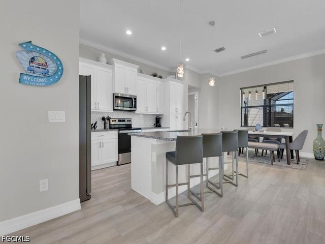 1100 SW 36th TER, Cape Coral, FL 33914