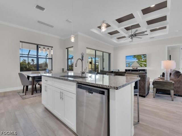 1100 SW 36th TER, Cape Coral, FL 33914