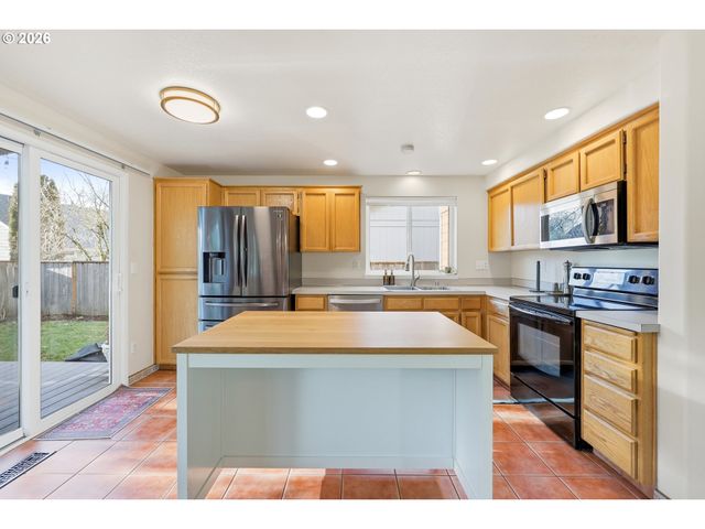 1812 Se 182ND Pl, Vancouver, WA 98683