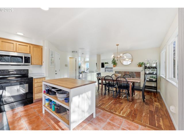 1812 Se 182ND Pl, Vancouver, WA 98683