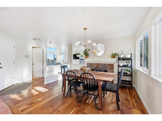 1812 Se 182ND Pl, Vancouver, WA 98683