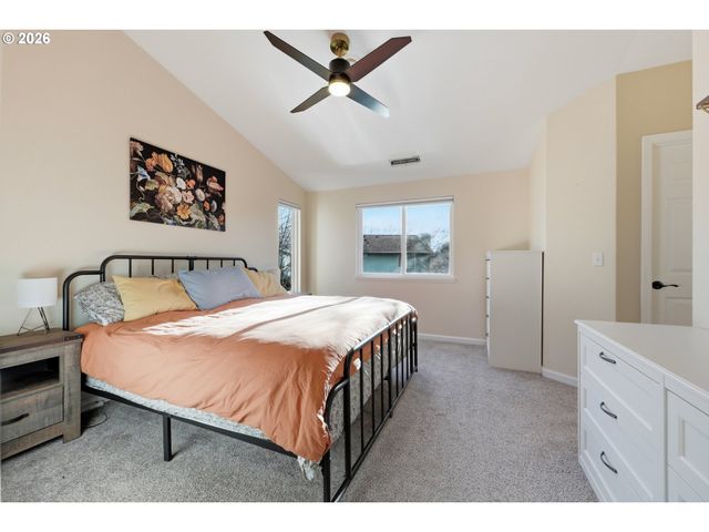 1812 Se 182ND Pl, Vancouver, WA 98683