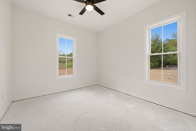 222 MESSICK RD, Strasburg, VA 22657