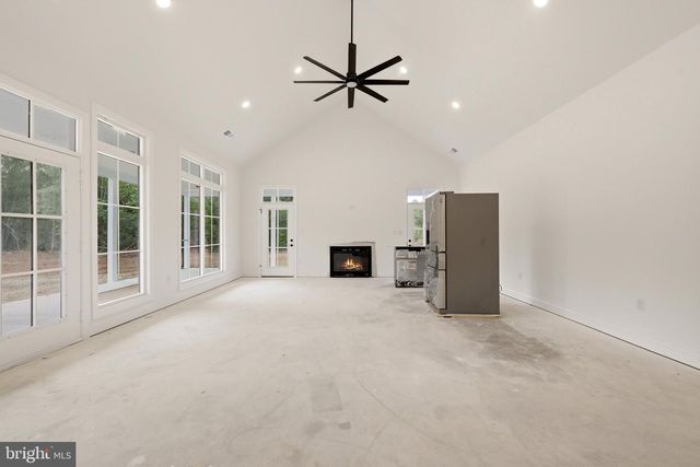 222 MESSICK RD, Strasburg, VA 22657