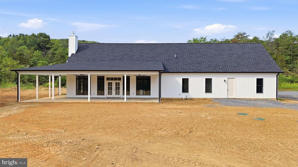 222 MESSICK RD, Strasburg, VA 22657