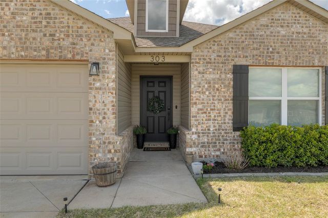 303 Waterside Drive, Newcastle, OK 73065