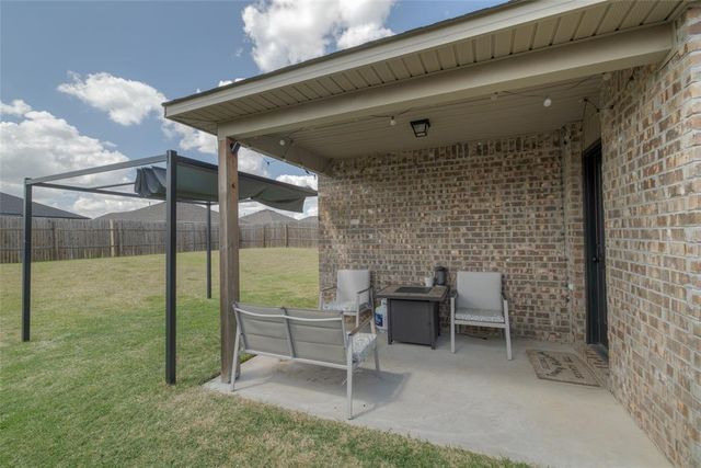 303 Waterside Drive, Newcastle, OK 73065