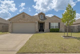 303 Waterside Drive, Newcastle, OK 73065