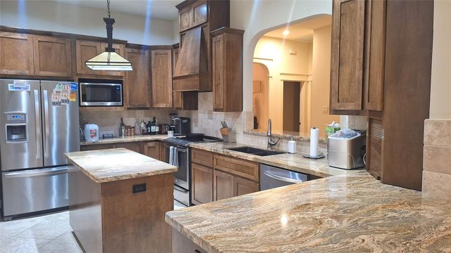 130 Squires DR, Lakeway, TX 78734