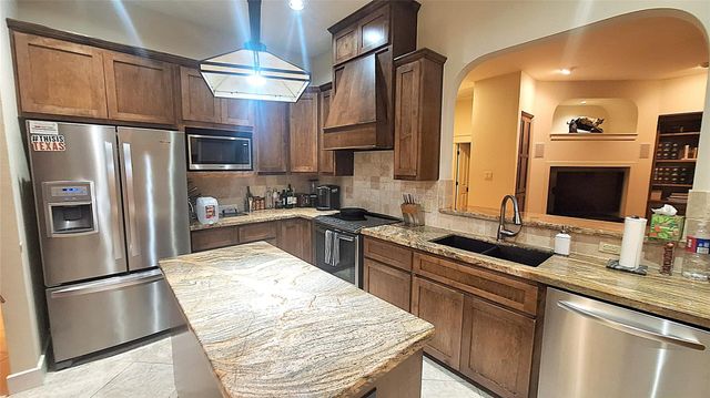 130 Squires DR, Lakeway, TX 78734