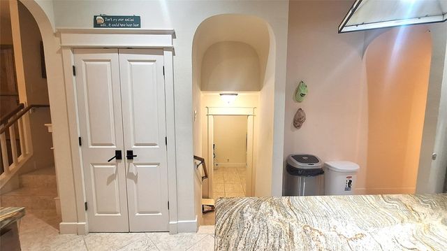 130 Squires DR, Lakeway, TX 78734