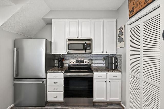 4255 Merrimac Lane N 41, Plymouth, MN 55446