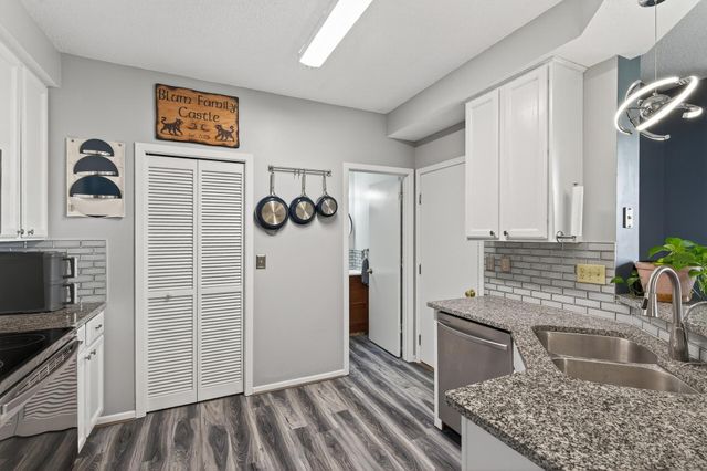 4255 Merrimac Lane N 41, Plymouth, MN 55446