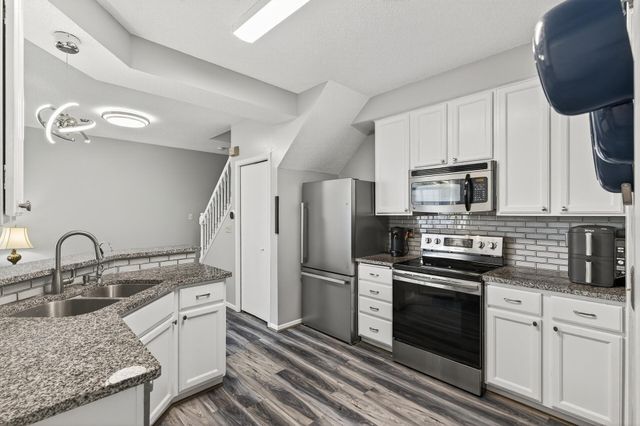 4255 Merrimac Lane N 41, Plymouth, MN 55446