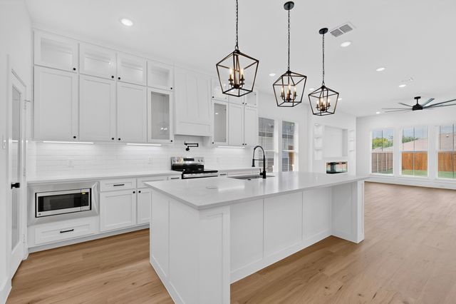 105 Boone Street, Edgewood, TX 75117