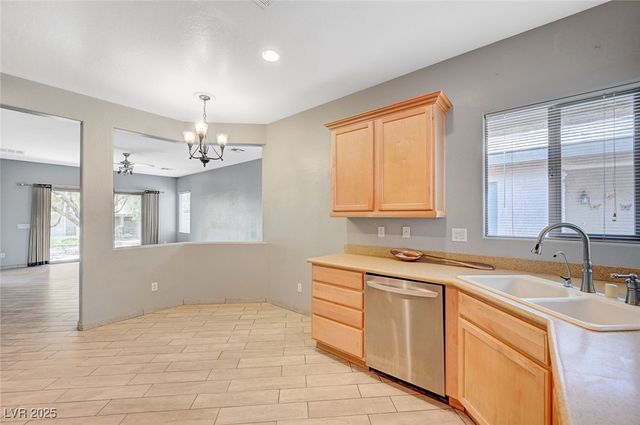 5977 Falconer Avenue, Las Vegas, NV 89122