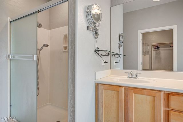 5977 Falconer Avenue, Las Vegas, NV 89122