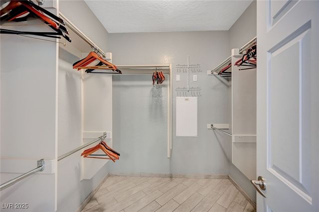 5977 Falconer Avenue, Las Vegas, NV 89122