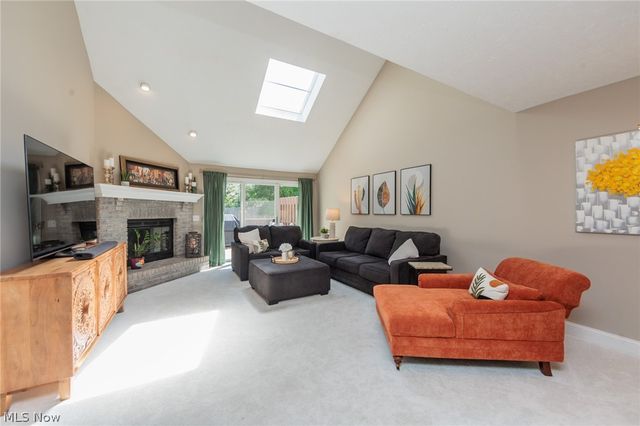 19687 Cross Creek Oval, Strongsville, OH 44136