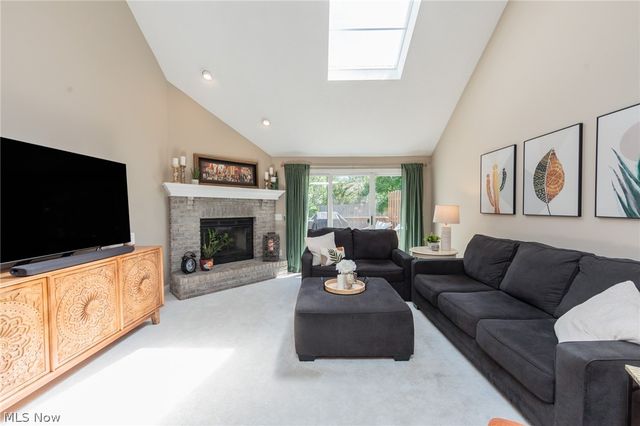 19687 Cross Creek Oval, Strongsville, OH 44136