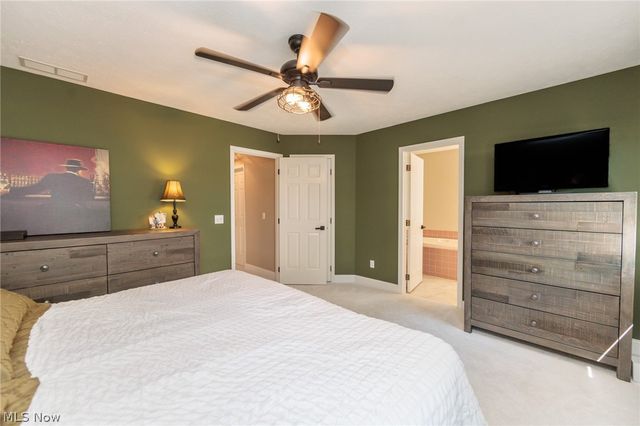 19687 Cross Creek Oval, Strongsville, OH 44136