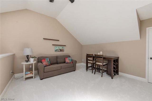 19687 Cross Creek Oval, Strongsville, OH 44136