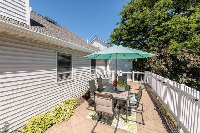 19687 Cross Creek Oval, Strongsville, OH 44136